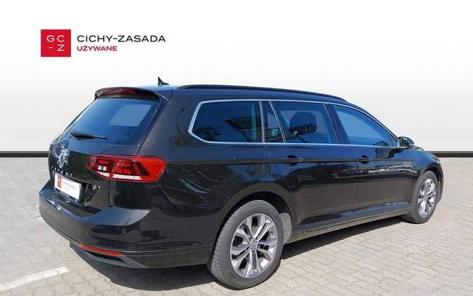Volkswagen Passat cena 99900 przebieg: 111000, rok produkcji 2019 z Krzanowice małe 407